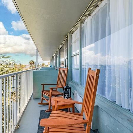 Newly Renovated Oceanfront Studio W/ Balcony - Daytona Beach Apartman Kültér fotó