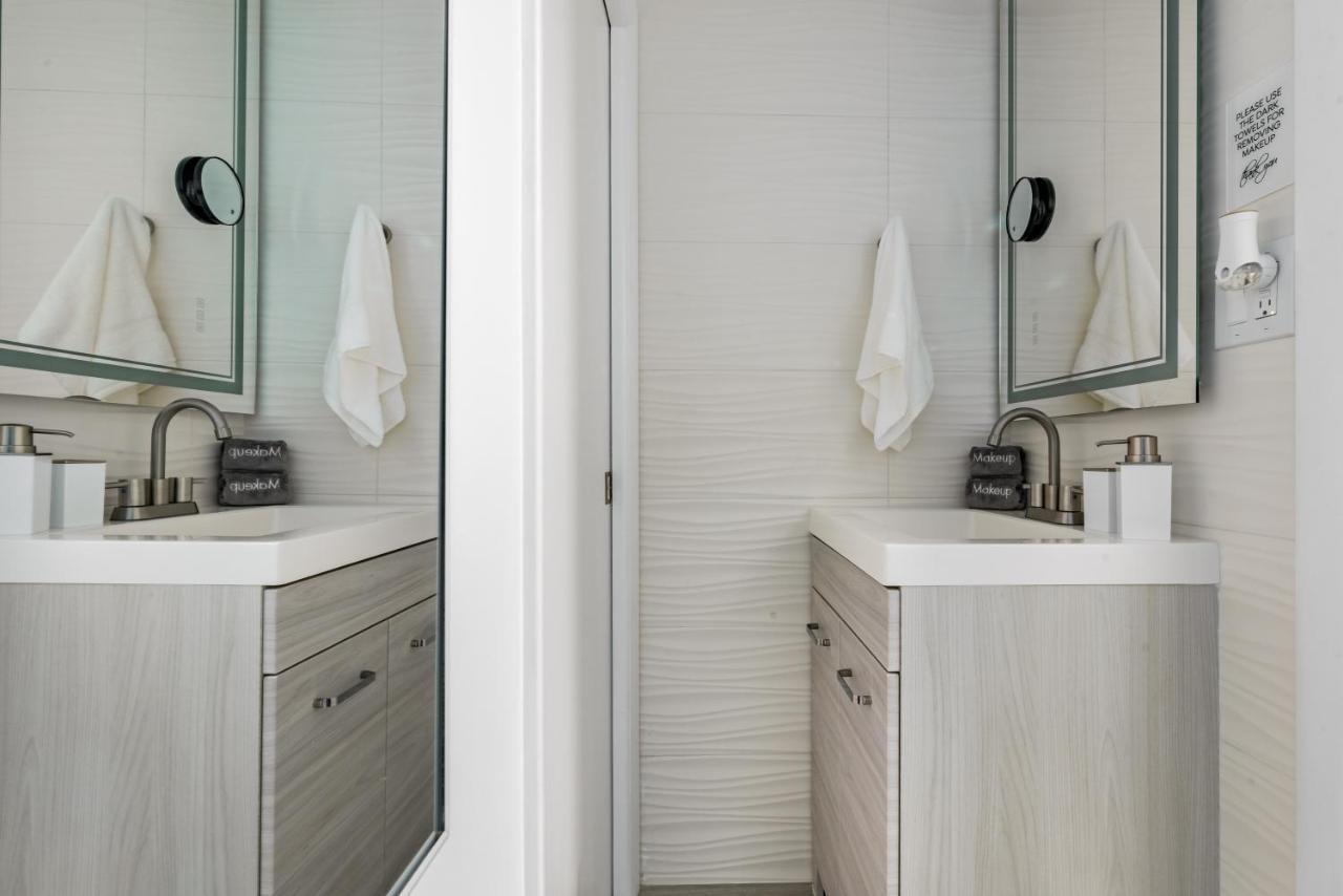 Newly Renovated Oceanfront Studio W/ Balcony - Daytona Beach Apartman Kültér fotó