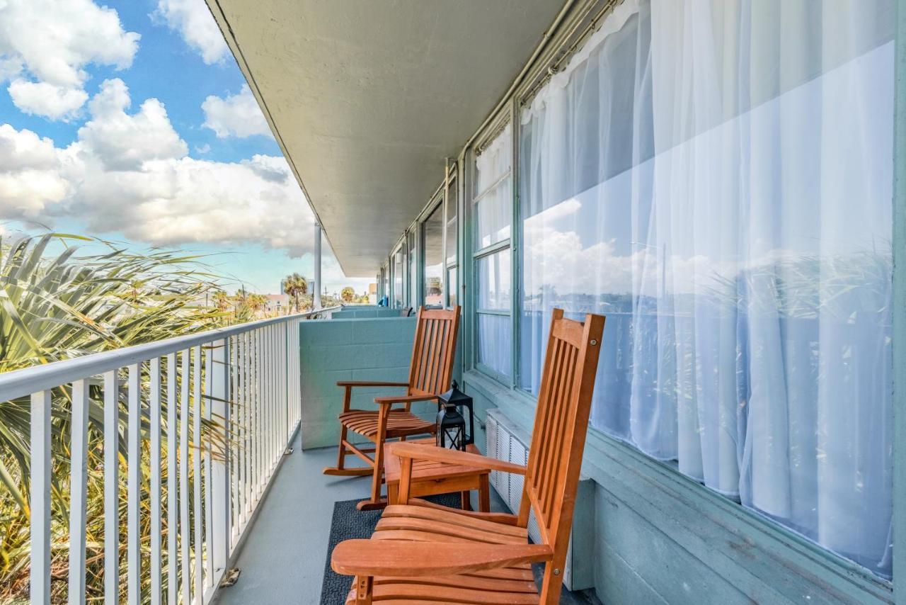 Newly Renovated Oceanfront Studio W/ Balcony - Daytona Beach Apartman Kültér fotó