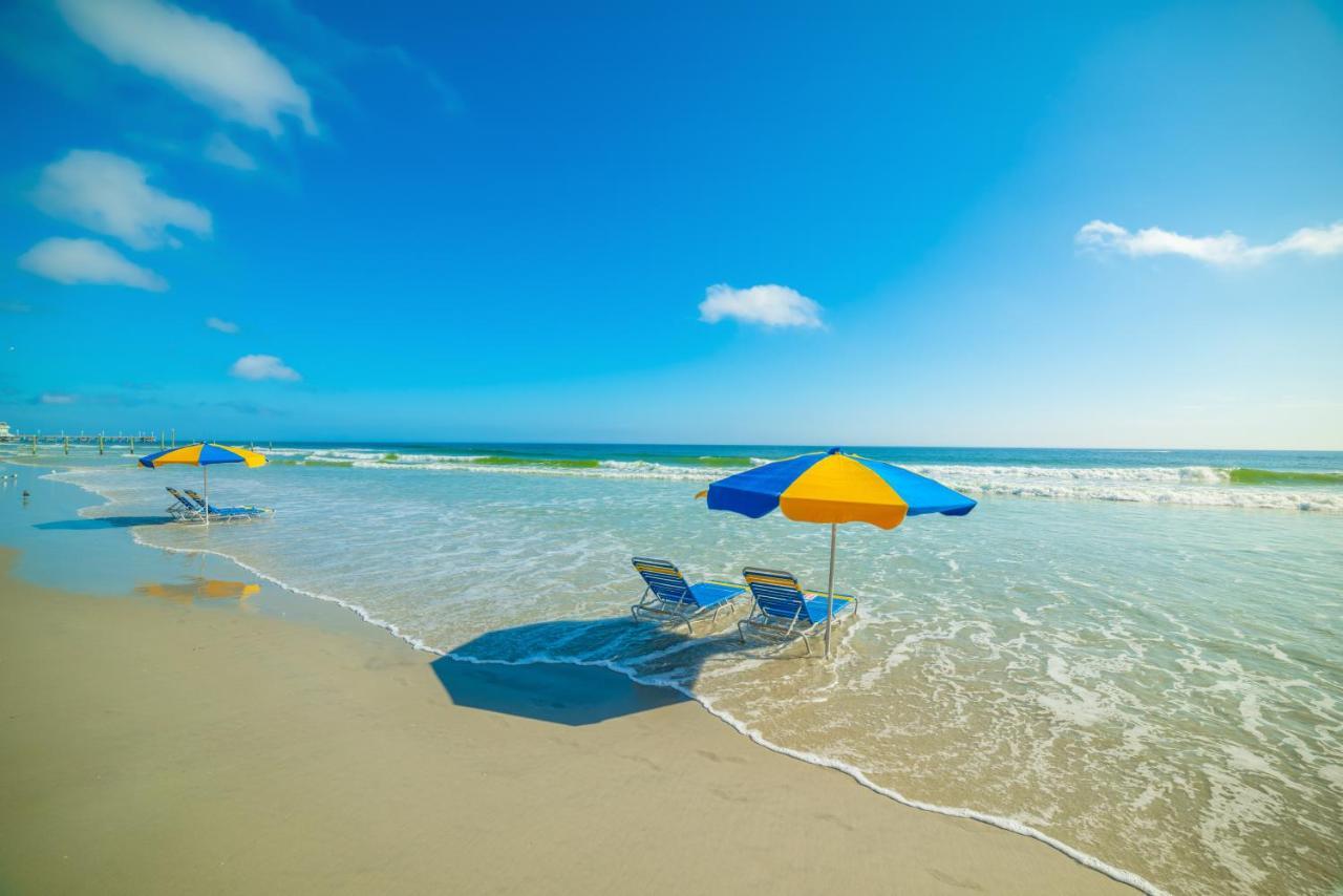 Newly Renovated Oceanfront Studio W/ Balcony - Daytona Beach Apartman Kültér fotó